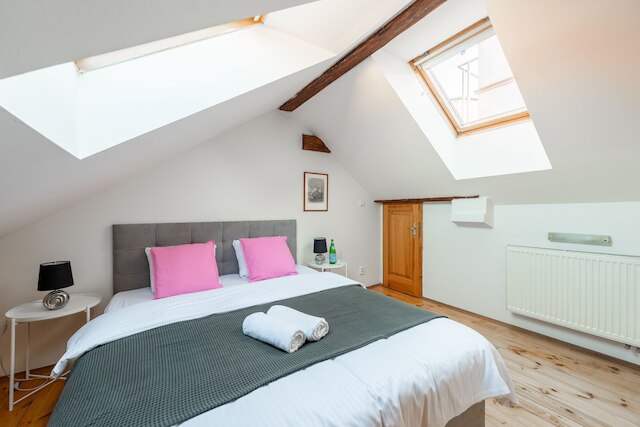 スペーシャス 2 レベル アパート ナショナル シアター