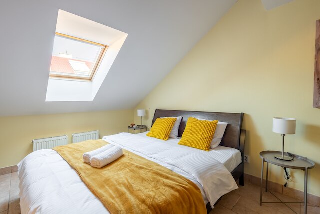 スペーシャス 2 レベル アパート ナショナル シアター