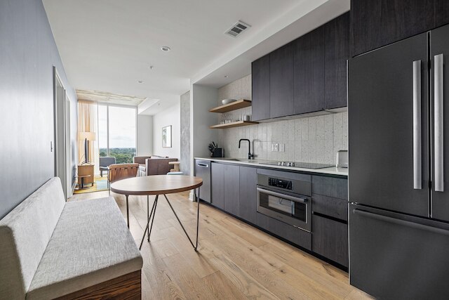 ニュー 1 ベッドルーム コンド オン レイニー ストリート ルーフトップ プール