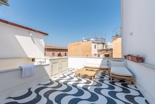 グレー ハウス イン ズィーサ バイ ワンダフルイタリー