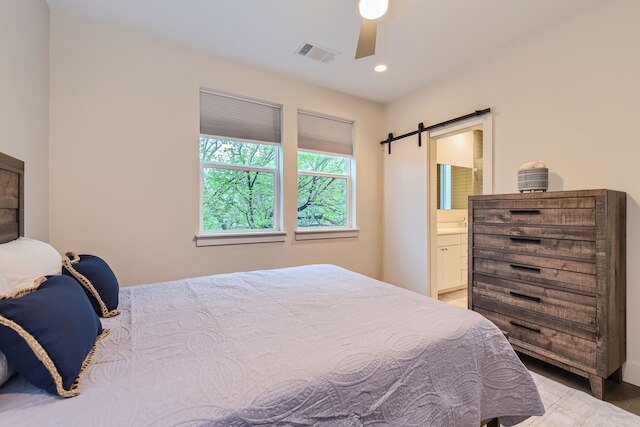 オフ ザ フック オースティン + シック 2 ベッドルーム リトリート + ファイアピット