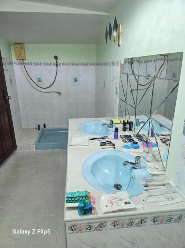 ルーム イン ゲストルーム - スタニング ホーム グレート ロケーション