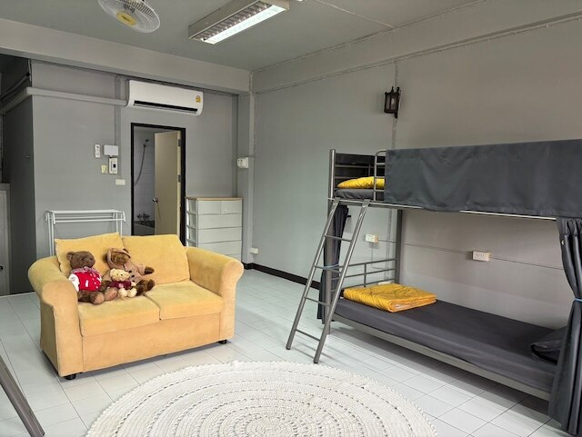 ピース プール BNB ファミリー アンド フィーメイル オンリー