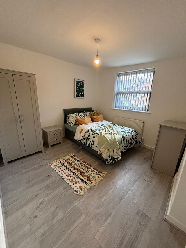 ラックス スペーシャス 5 ベッド ハウス イン リバプール