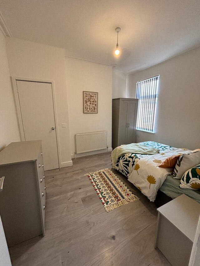 ラックス スペーシャス 5 ベッド ハウス イン リバプール