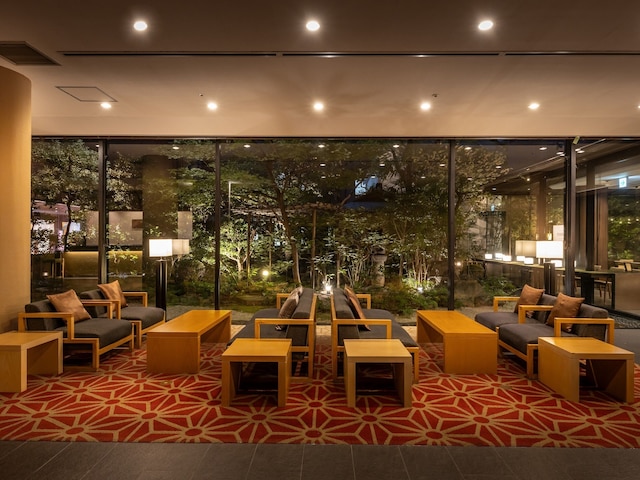 ロワジールホテル クラシックガーデン 京都三条