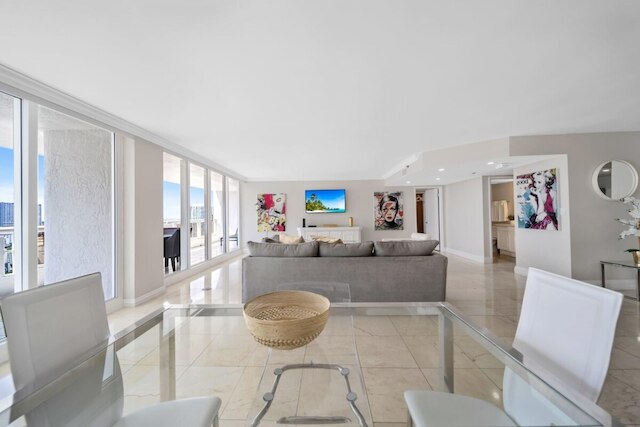 シティ アンド ベイ ビュー コンド - ウォーク トゥ サイエンス ミュージアム