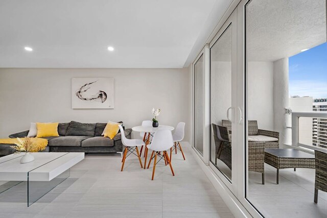 シティ バイブス オーシャン ビュー ネクスト トゥ アート バーゼル