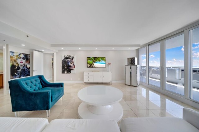 エピック ビューズ アンド エメラルド ウォーター ペントハウス