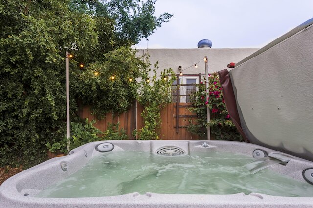 スパニッシュ アーバン オアシス - 5 ミン ウォーク トゥ ベスト ローカル スポッツ