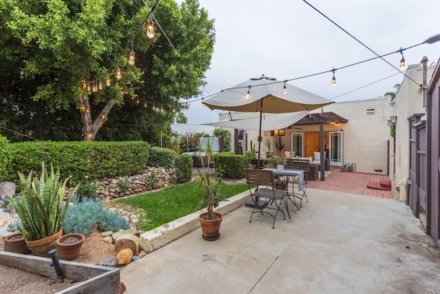 スパニッシュ アーバン オアシス - 5 ミン ウォーク トゥ ベスト ローカル スポッツ