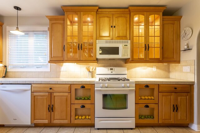 スパニッシュ アーバン オアシス - 5 ミン ウォーク トゥ ベスト ローカル スポッツ