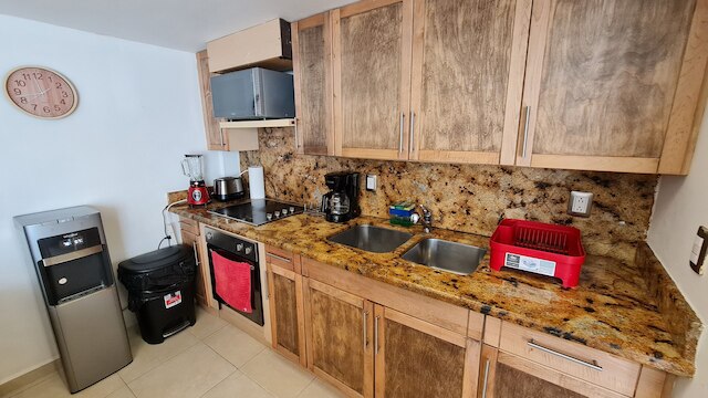 ファンタスティック ファミリー ヴィラ オン ザ ベスト ビーチ