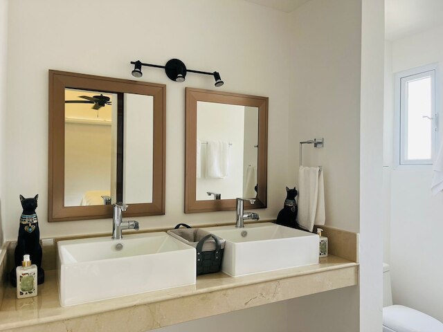 ラ ディオサ コンドス ペントハウス ウィズ プランジ プール