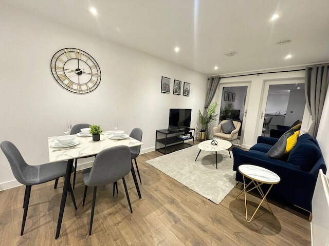 ベッド2バスルーム - 10ミニッツ フロム シティセンター & キーズ