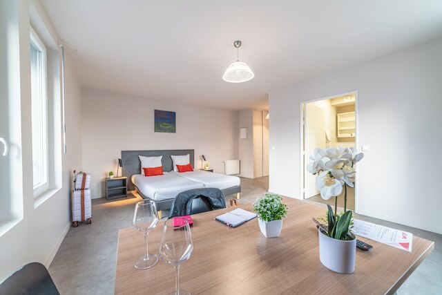 ブレイク アンド ホーム ラ メゾン デ シェルシュール