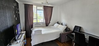 2 ベッド フラット - スリープス 4 - パーキング - バルコニー - WiFi