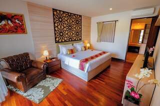 ザ スプリングス ヴィラズ ジンバラン