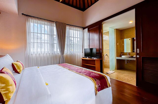 ザ スプリングス ヴィラズ ジンバラン