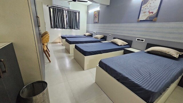 ロイヤル メリディアン リビング