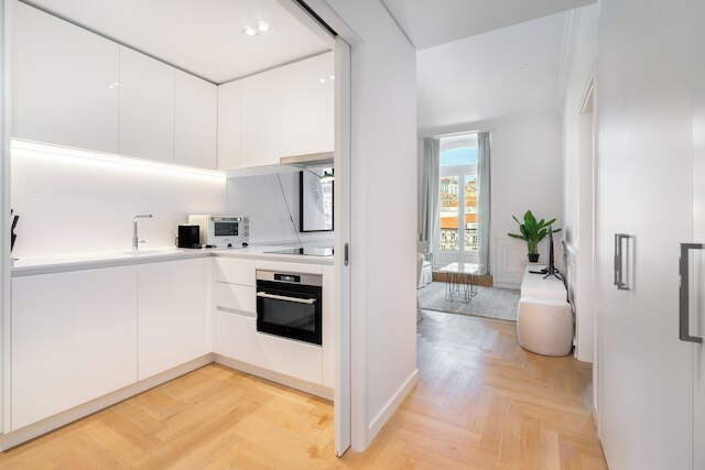 ザ ブールバード プライム ロケーション ウィズ エアコン & エレベーター