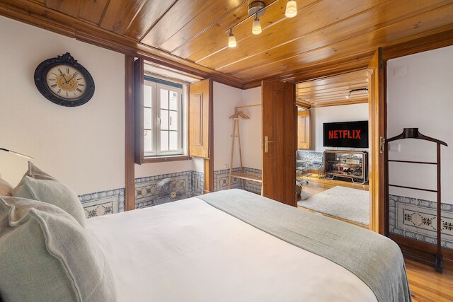 リスボン ジェム タイムレス エレガンス アンド モダン コンフォート