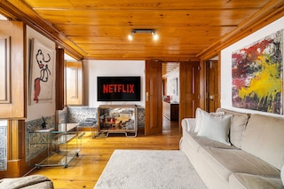 リスボン ジェム タイムレス エレガンス アンド モダン コンフォート