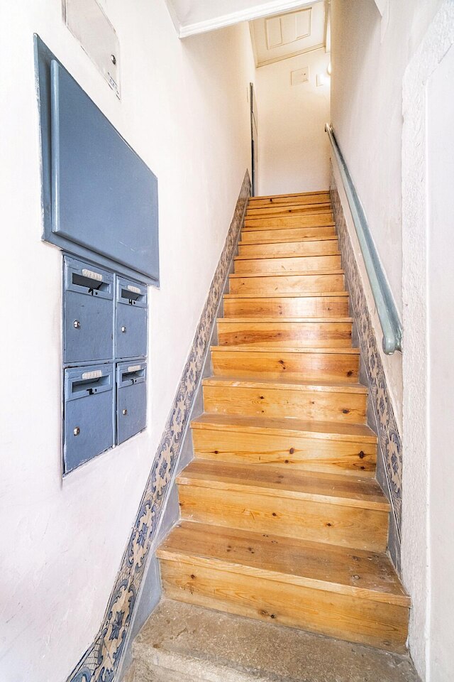 リスボン ジェム タイムレス エレガンス アンド モダン コンフォート