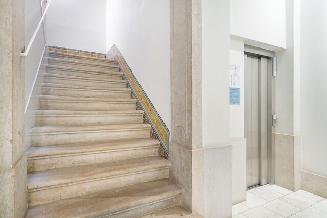 レスタウラドーレス デラックス ウィズ エレベーター & エアコン パーフェクト フォー ファミリーズ & フレンズ