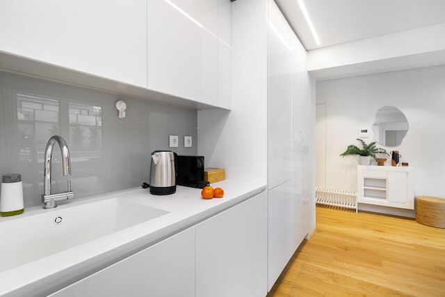 アーバン オアシス: モダン リビング ウィズ パーキング & エアコン