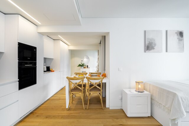 アーバン オアシス: モダン リビング ウィズ パーキング & エアコン