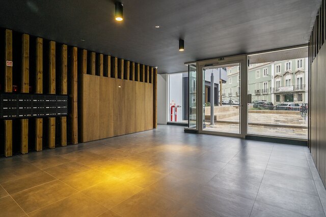 アーバン オアシス: モダン リビング ウィズ パーキング & エアコン