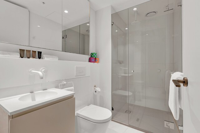 クレアモント スイート 1008