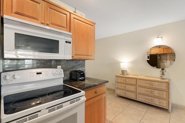 ハレ カマオレ、#215 1 ベッドルーム コンド バイ レッドオーニング