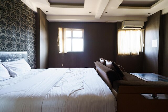 OYO 94238 ザ スイート メトロ アパートメント バイ リズ リビング