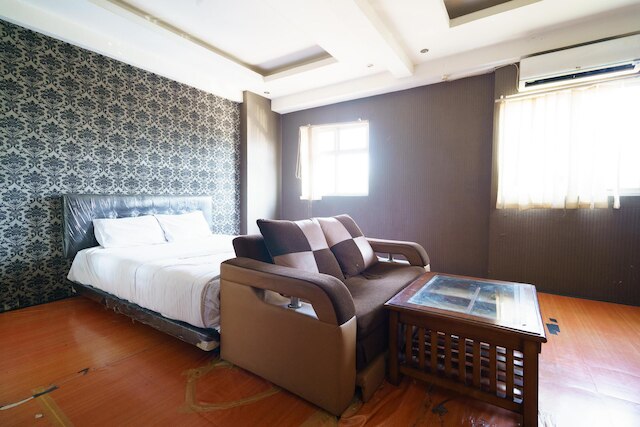 OYO 94238 ザ スイート メトロ アパートメント バイ リズ リビング