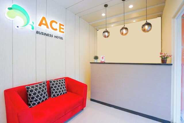 ホテル O ルンクット ニア ITS スラバヤ フォーマリー エース ビジネス ホテル