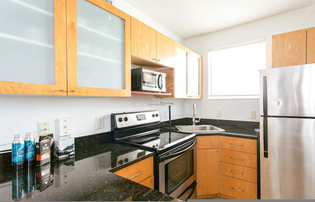 スペーシャス アパート イン ザ ハート オブ サウス ビーチ