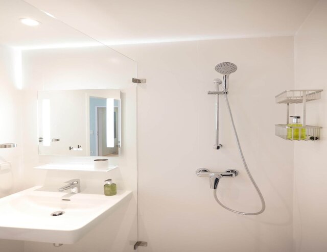 アパートメンツ ニヒト ヴァイト フォン デア ドナウ