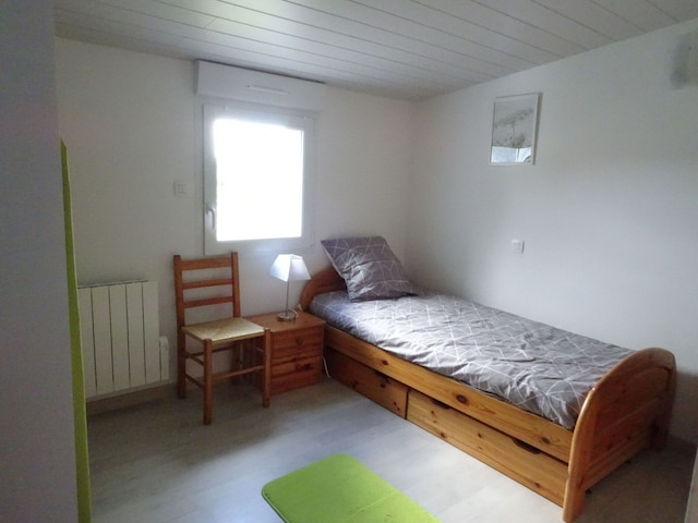 モダンハウス ノット ファー フロム モン サン ミシェル