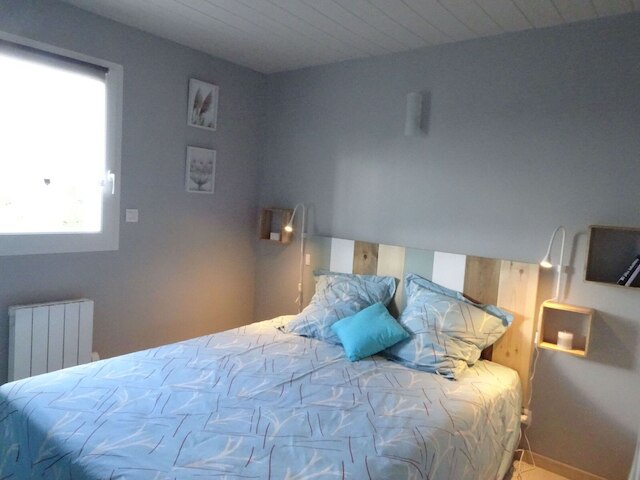 モダンハウス ノット ファー フロム モン サン ミシェル