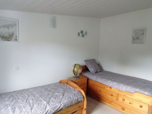 モダンハウス ノット ファー フロム モン サン ミシェル