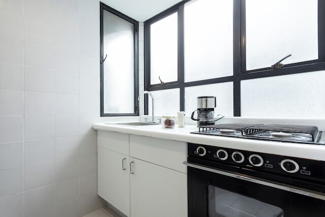 ローマ ステイ - 2ベッドルーム, パーキング -WiFi- スリープス 6 ゲスト