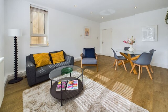 ジ エールズ コート ハイドアウェイ - ウォーム 3ベッドルーム ハウス