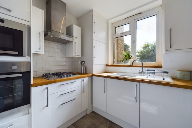 ジ エールズ コート ハイドアウェイ - ウォーム 3ベッドルーム ハウス