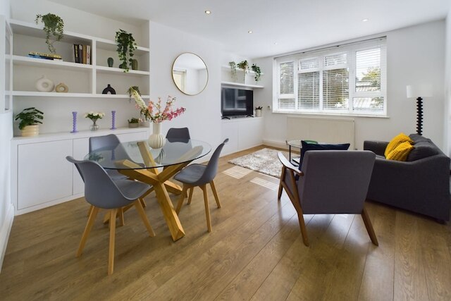 ジ エールズ コート ハイドアウェイ - ウォーム 3ベッドルーム ハウス