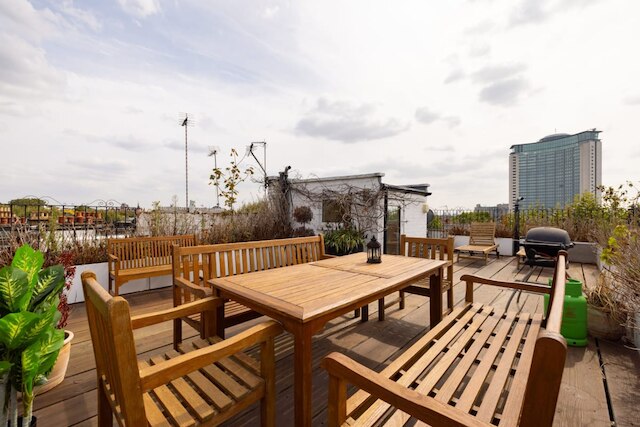 ジ フィルビーチ ガーデンズ プレイス - ラブリー 5ベッドルーム フラット ウィズ テラス