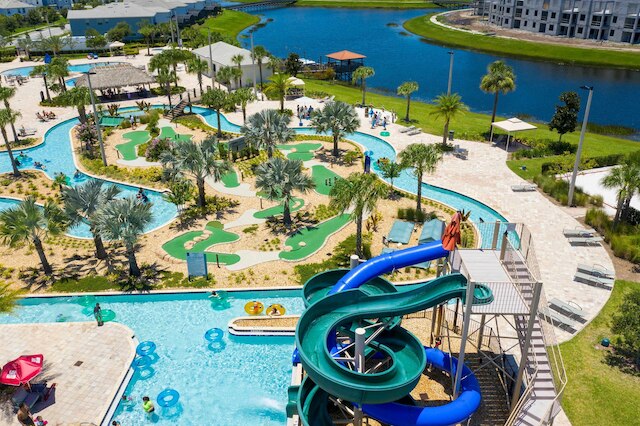 スタニング 4 ベッド ウィズ プール ストーリー レイク リゾート 4821