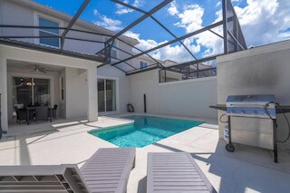 スタニング 4 ベッド ウィズ プール ストーリー レイク リゾート 4821