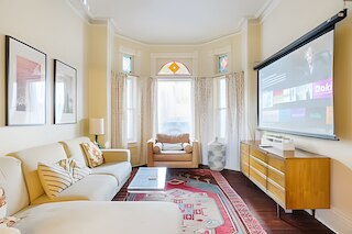 チャーミング ファミリー ハウス 3 ベッドルーム ウィズ バルコニー